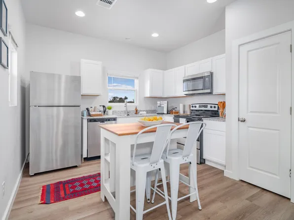 North Creek Cottages