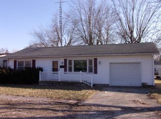 338 E Simmons St, Roodhouse, IL 62082