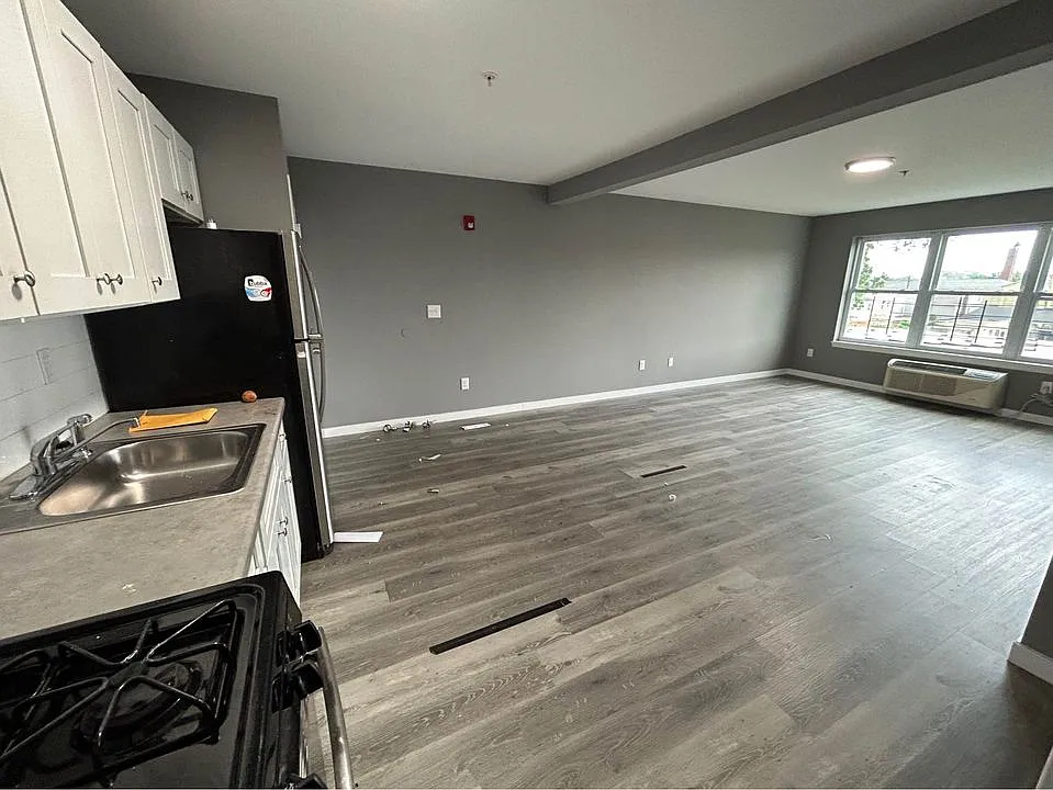 2 bed, $1,963 — Photo 3