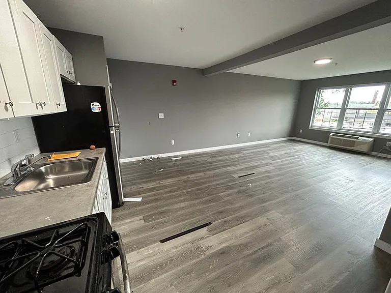 203 12th Ave #413 — Photo 3