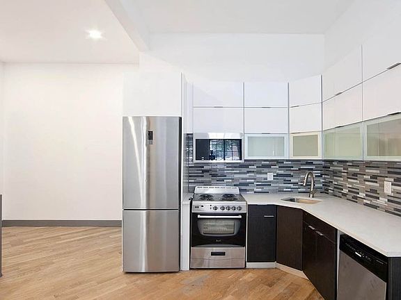 2nd image of 102 W 134th St #1B