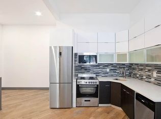 376 S 3rd St #1A, Brooklyn, NY 11211