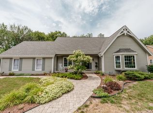 W192S8031 Ancient Oaks Dr, Muskego, WI 53150