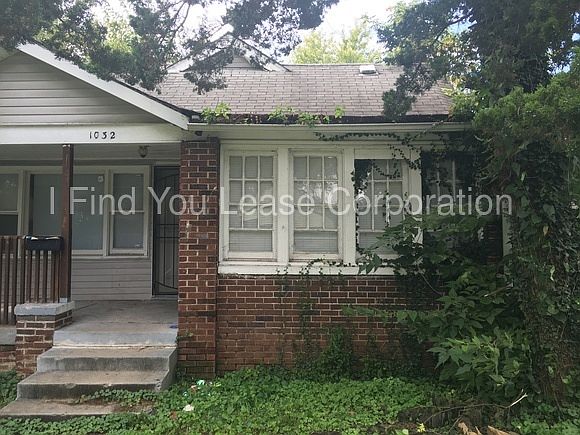 1st image of 1032 N Sheffield Ave