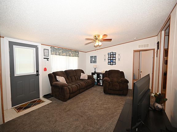 5th image of 115 Queen St.