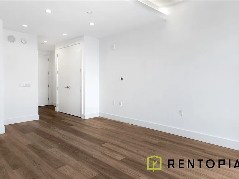 224 E 135th St #1706S — Photo 1