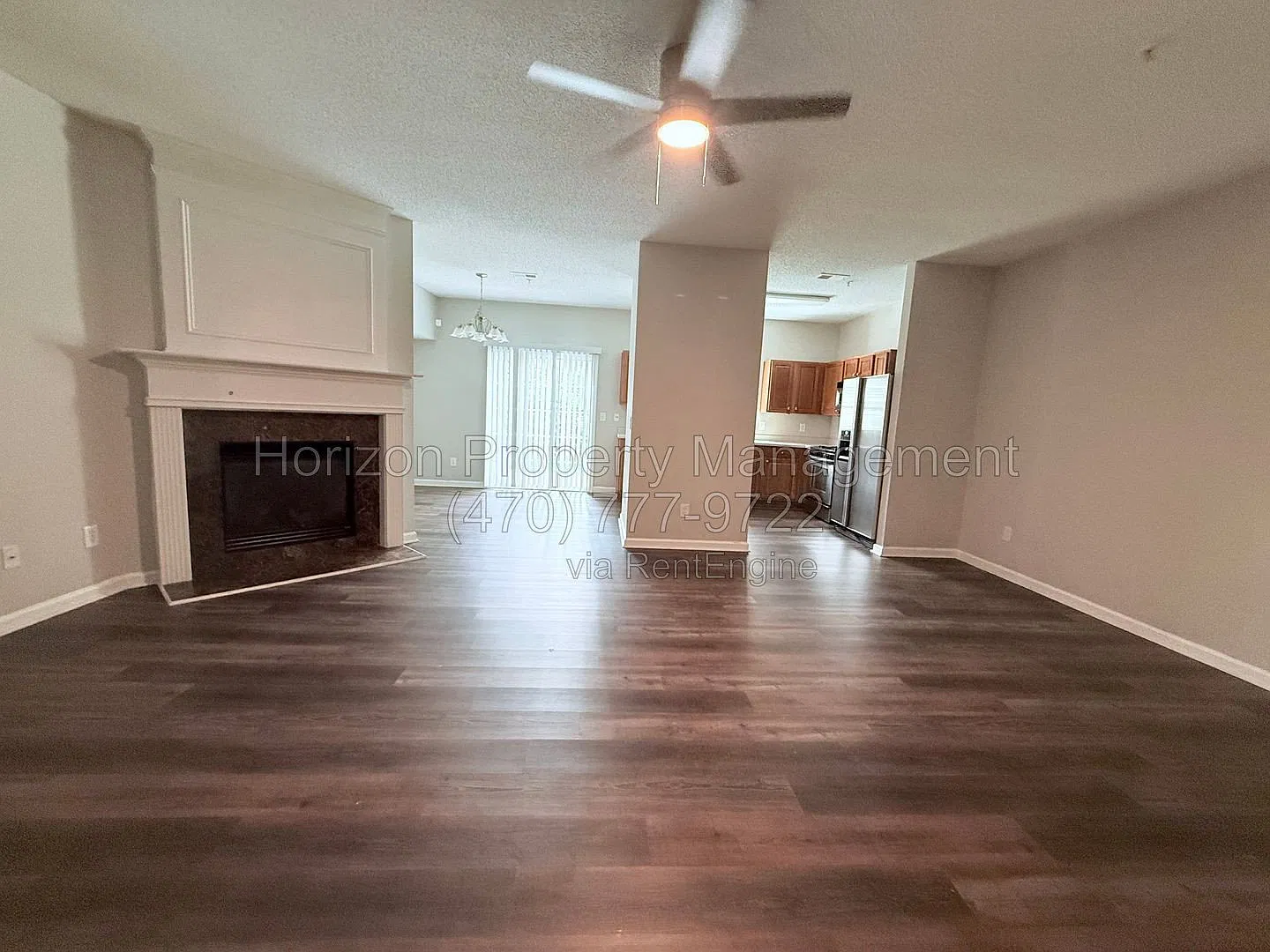3 bed, 2.5 bath, 1639 sqft, $2,050 — Photo 3