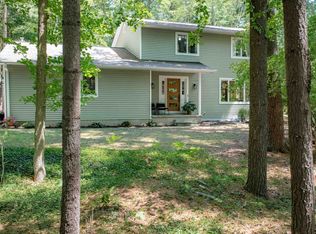 2380 N Woodland Estates Dr, Midland, MI 48642