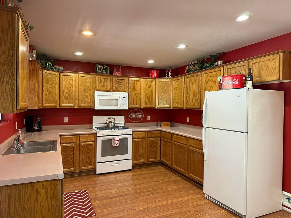 1st image of 2421 Sioux Ln