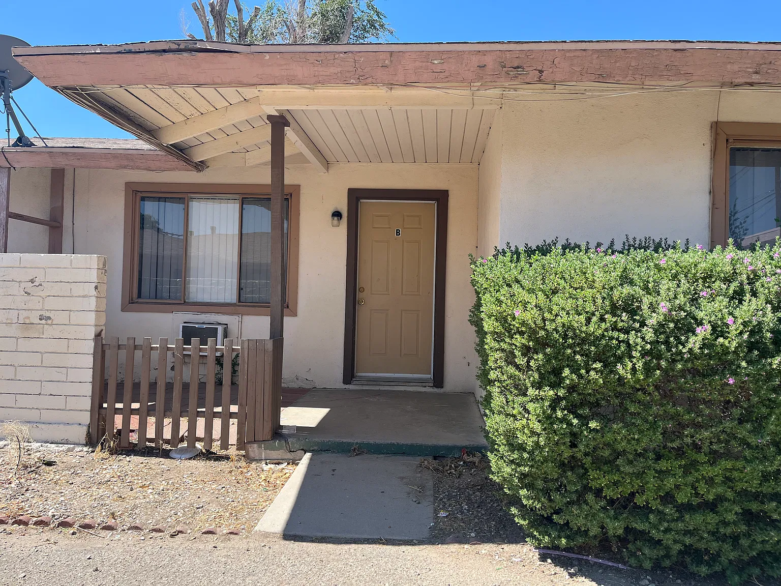 2 bed, 800 sqft, $1,350 — Photo 1