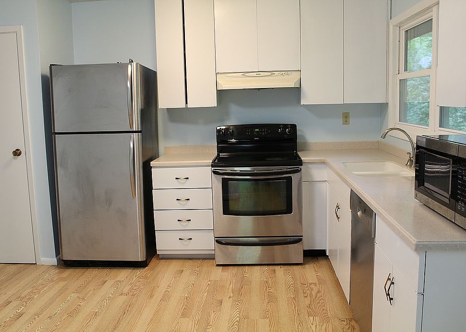 2nd image of 148 Sumac Dr