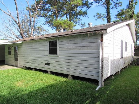 4th image of 413 Derouen Ave