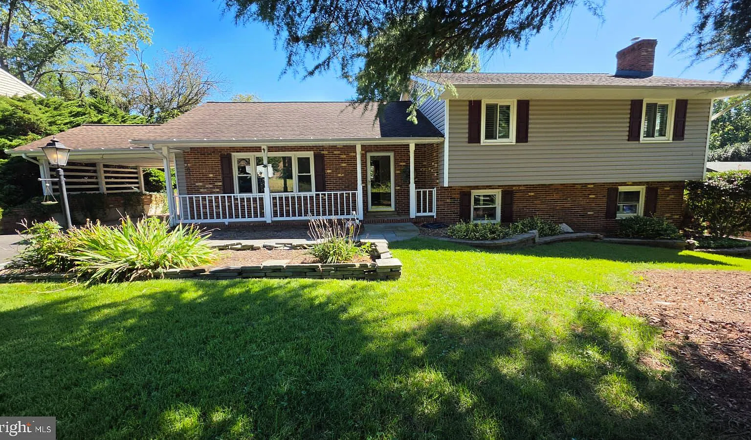 4 bed, 2.5 bath, 1458 sqft, $2,950 — Photo 1