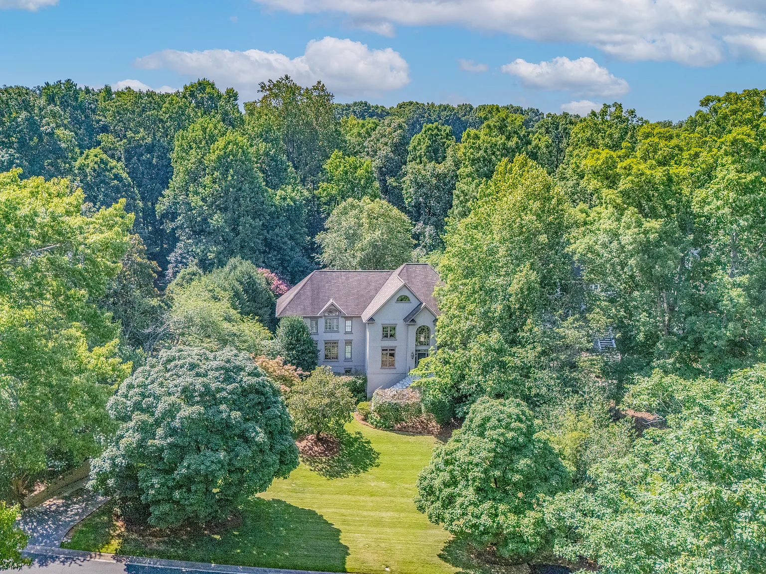 5 bed, 4005 sqft, $7,700 — Photo 4