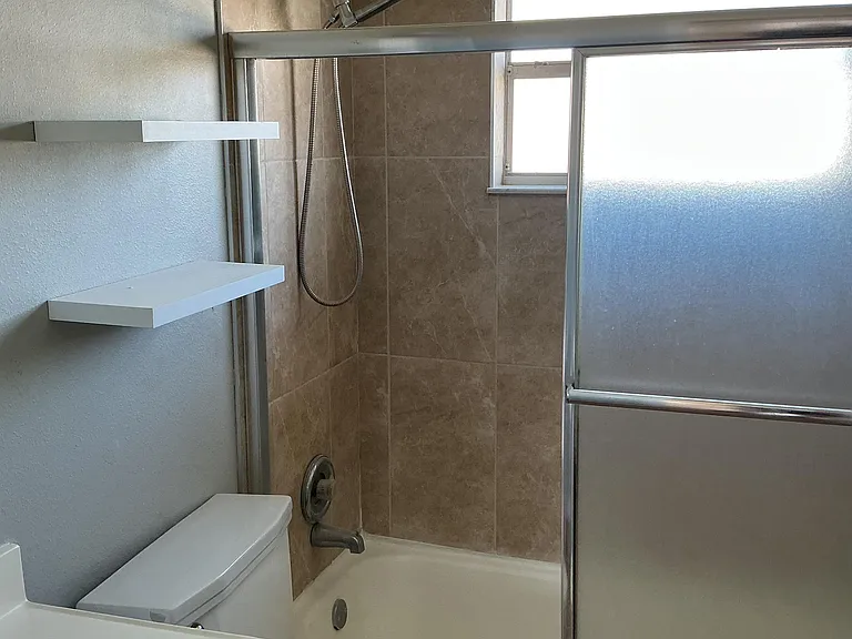 420 Monroe Ave #D202 — Photo 14