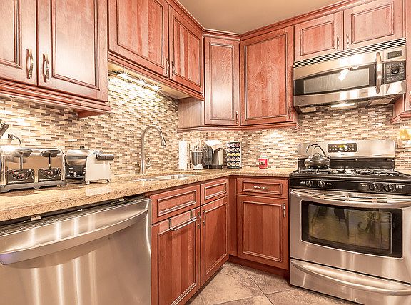 5th image of 6769 N Olmsted Ave #3