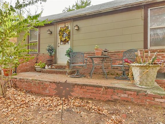 3rd image of 20505 SE 59th St