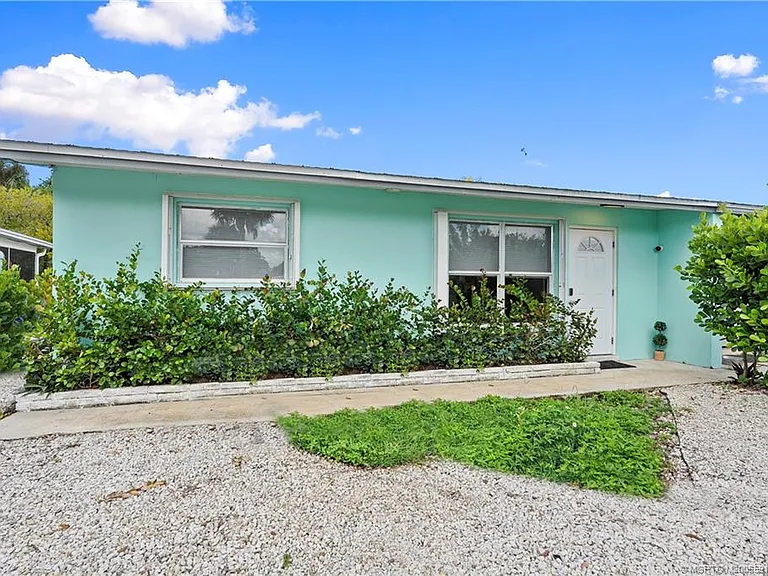 30 SW Hideaway Pl — Photo 4