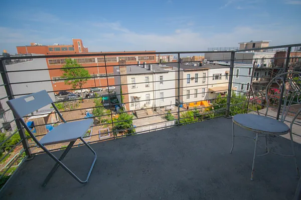 Rented by Signature Property Realty | media 3