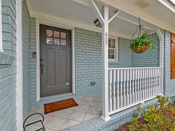 3rd image of 807 Eastern White Pines Rd