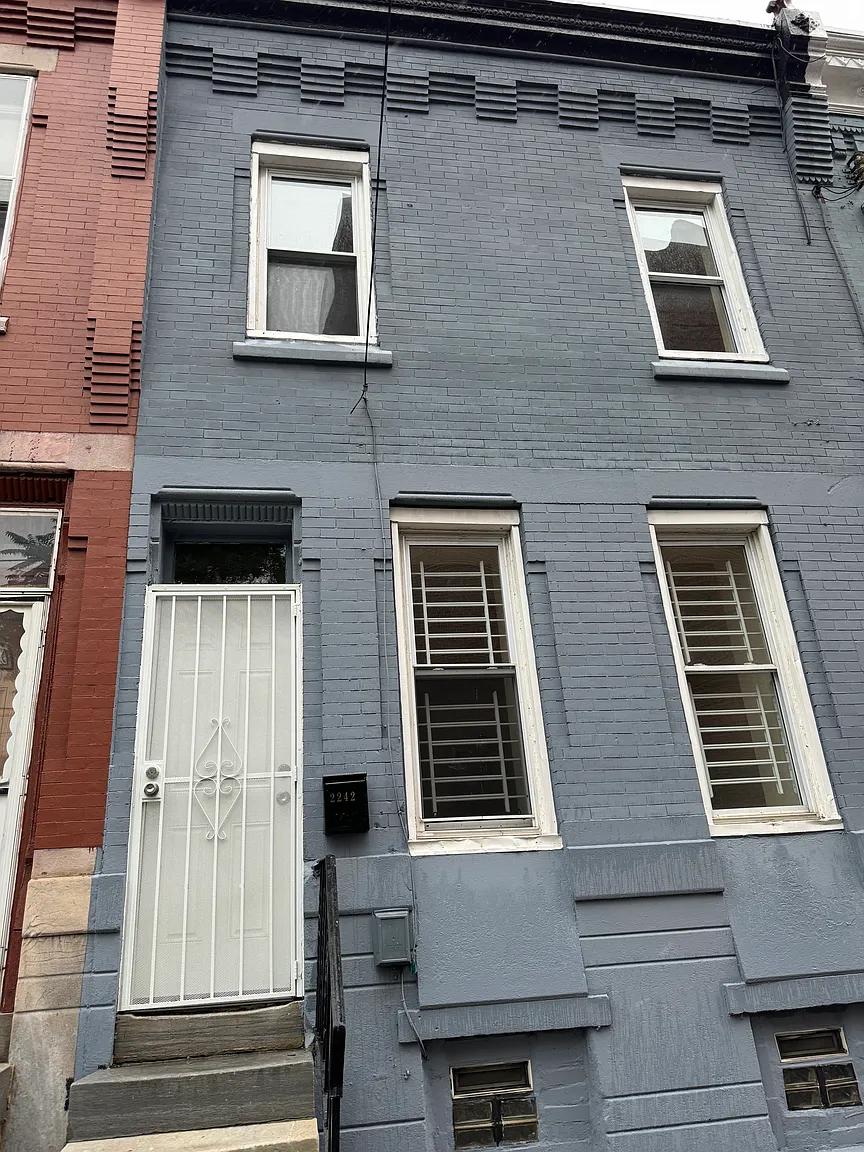 2242 N Carlisle St photo 1