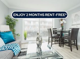 52 Hayden St #201, Hamilton, ON L9A2X2