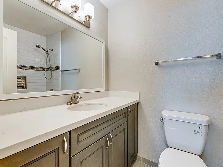 Woodlawn Gardens Apartments — Photo 8