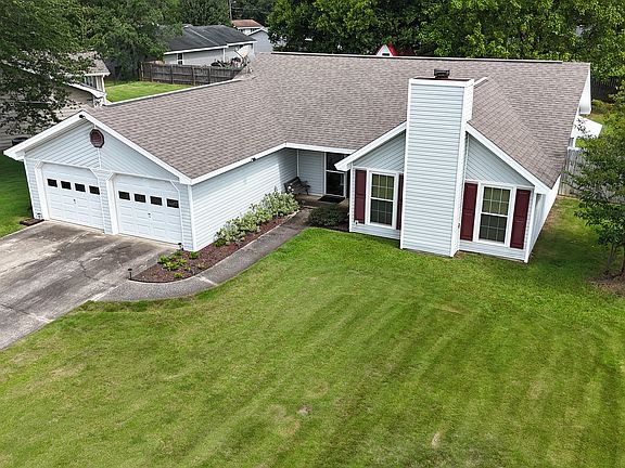 2nd image of 431 Fieldstone Rd