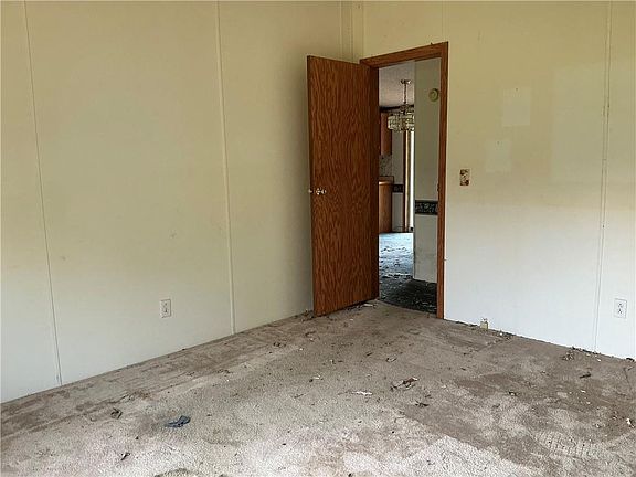 4th image of 18884 W 319th St