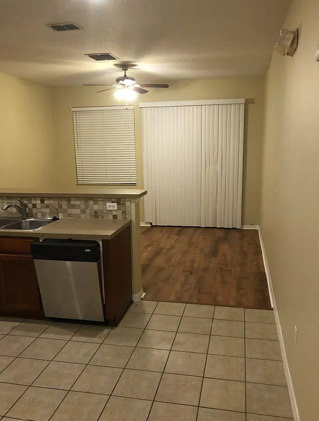 3 bed, 1362 sqft, $1,900 — Photo 3