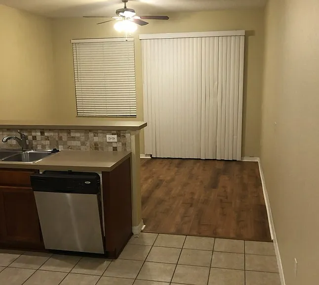 5326 Paradise Cay Cir — Photo 3
