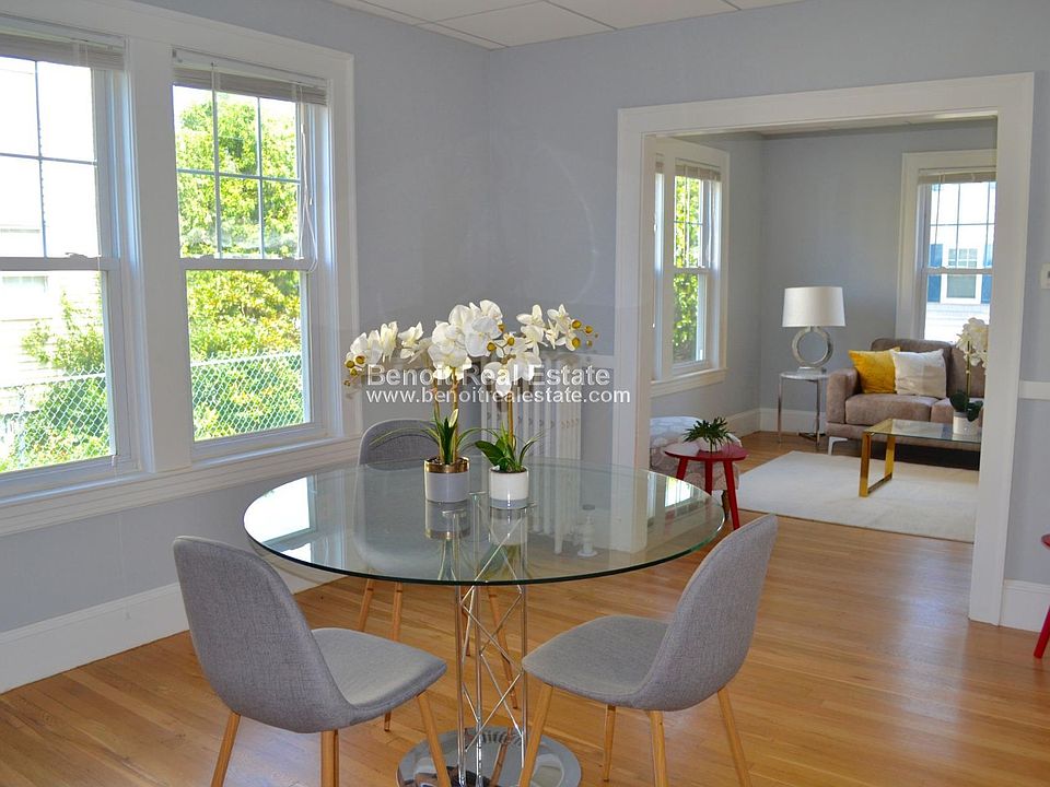 1st image of 11 Revere Pl