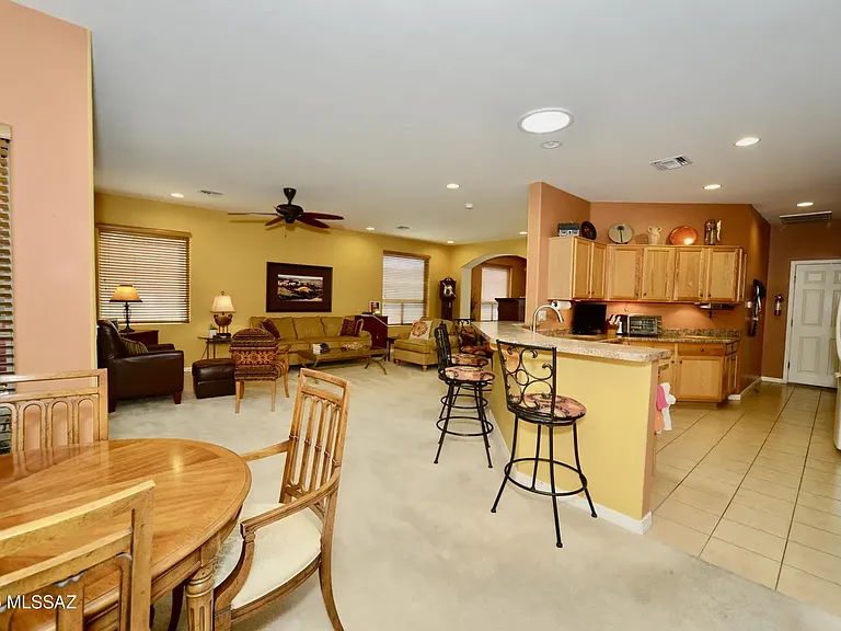 733 W Shadow Wood St — Photo 7