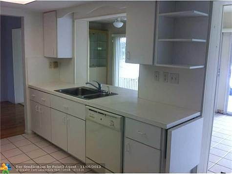 3rd image of 7104 NW 61st St