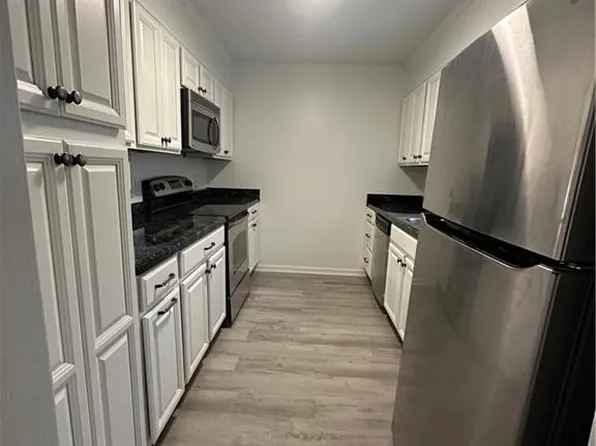 114 Cloister Oaks Cir, Winston Salem, NC 27127