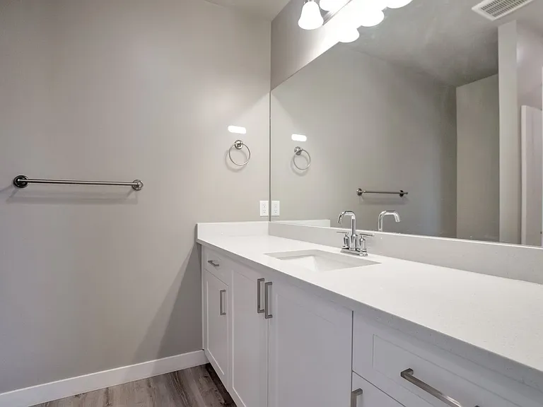 1681 S 225 W — Photo 11