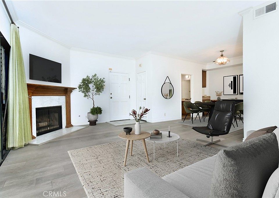 1st image of 7230 Kelvin Ave APT 1