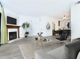 7230 Kelvin Ave APT 1, Winnetka, CA 91306