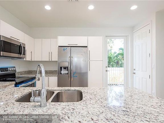 2nd image of 2915 SW 15th Ave #2915