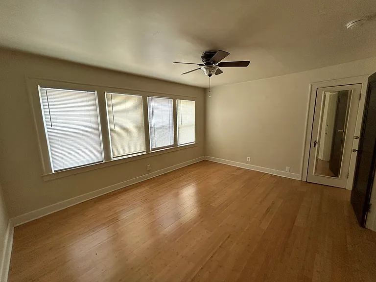 2352 W Madison St — Photo 10