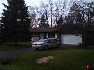 2782 Pine Ridge Rd, West Bloomfield, MI 48324