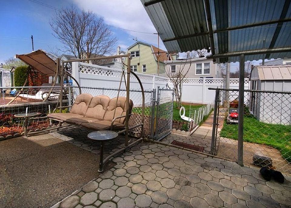 2nd image of 103 Tappan St