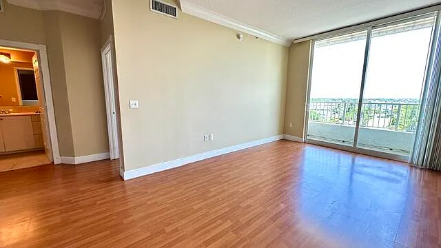 100 NE 6th St #709 — Photo 10