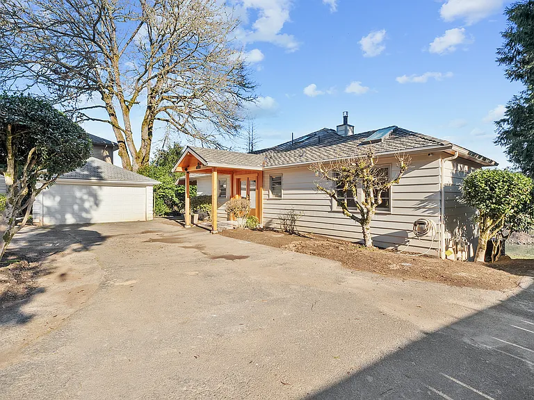Glenmorrie Dr — Photo 48