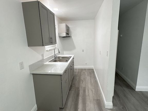 4th image of 315 NE 3rd Ave #D-a
