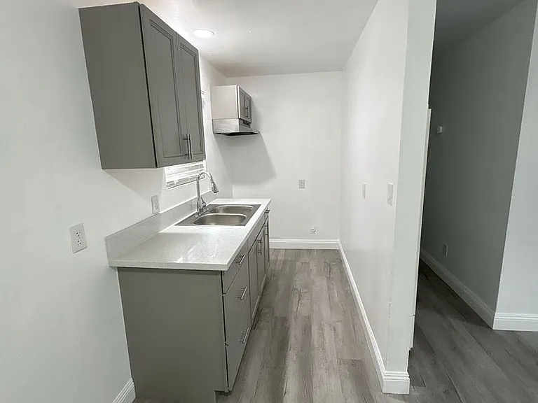 315 NE 3rd Ave #D-A-D — Photo 4