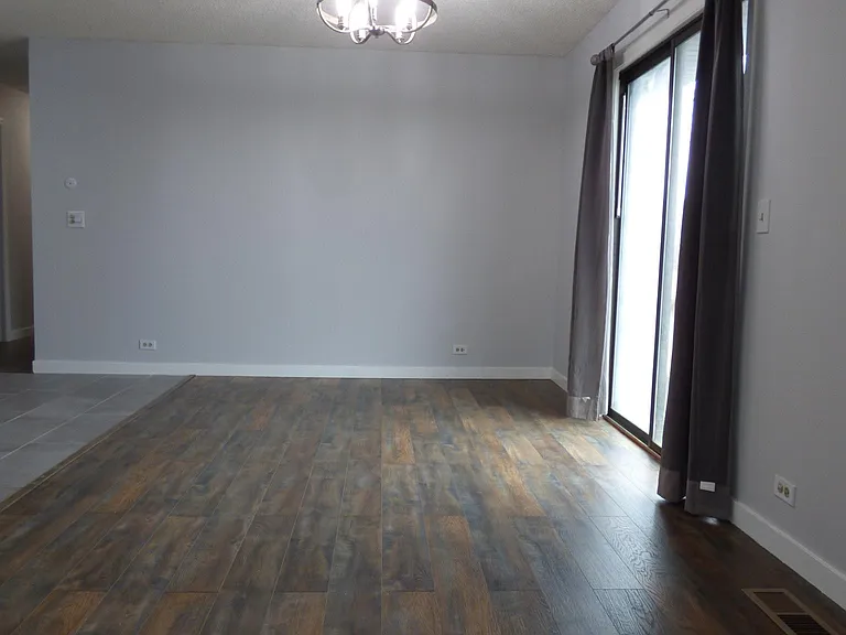 1114 Manchester Ct — Photo 5