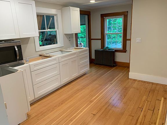 kitchen countertop to be added