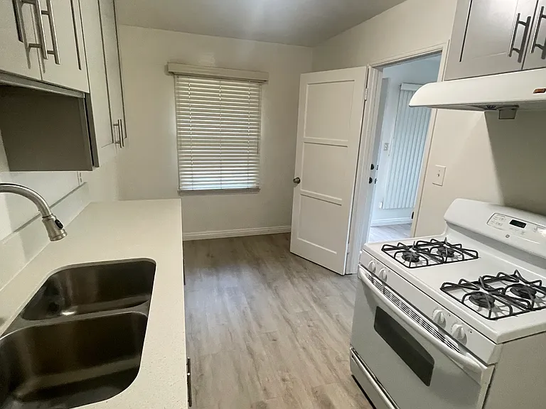 1132 Okoboji Dr #1 — Photo 9