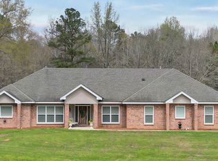 125 Asbury Ln, Deatsville, AL 36022